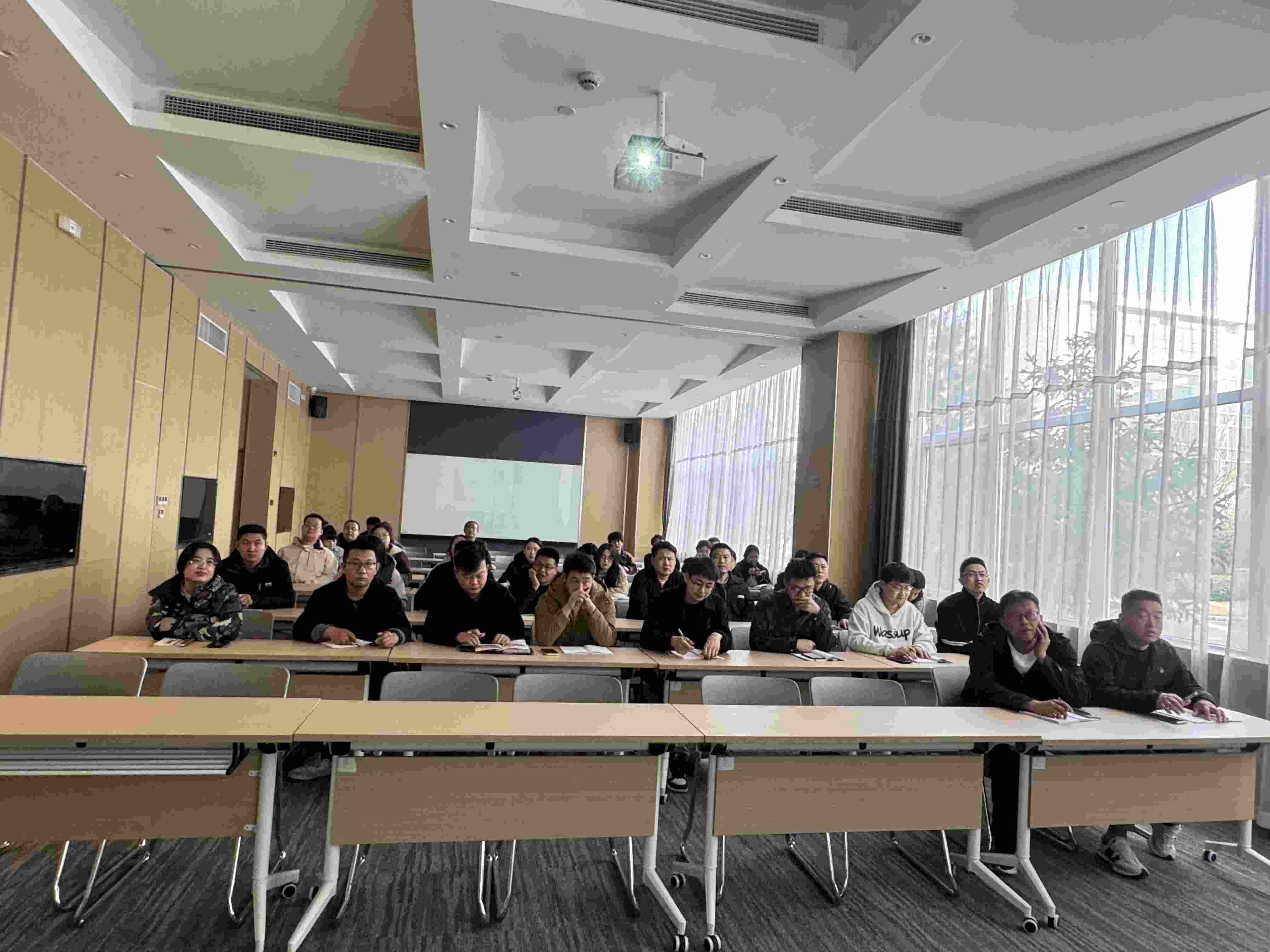 華境小課堂丨DeepSeek多領域應用與趨勢發(fā)展